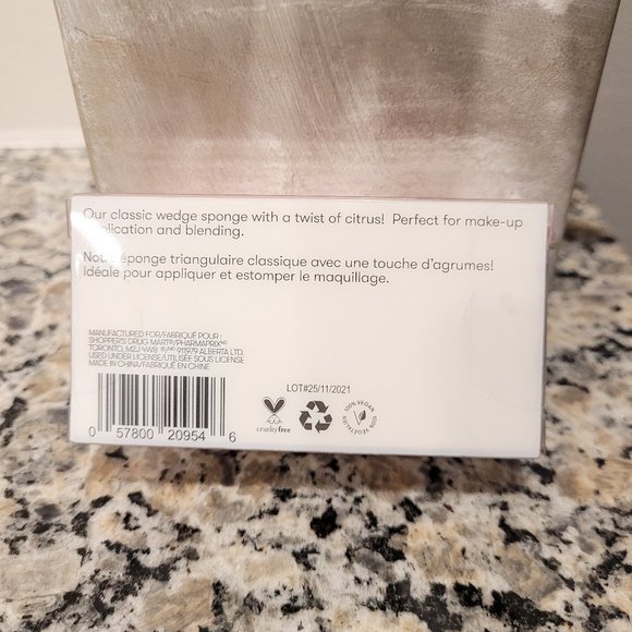 Quo Beauty Grapefruit Wedge Sponge - Picture 2 of 2